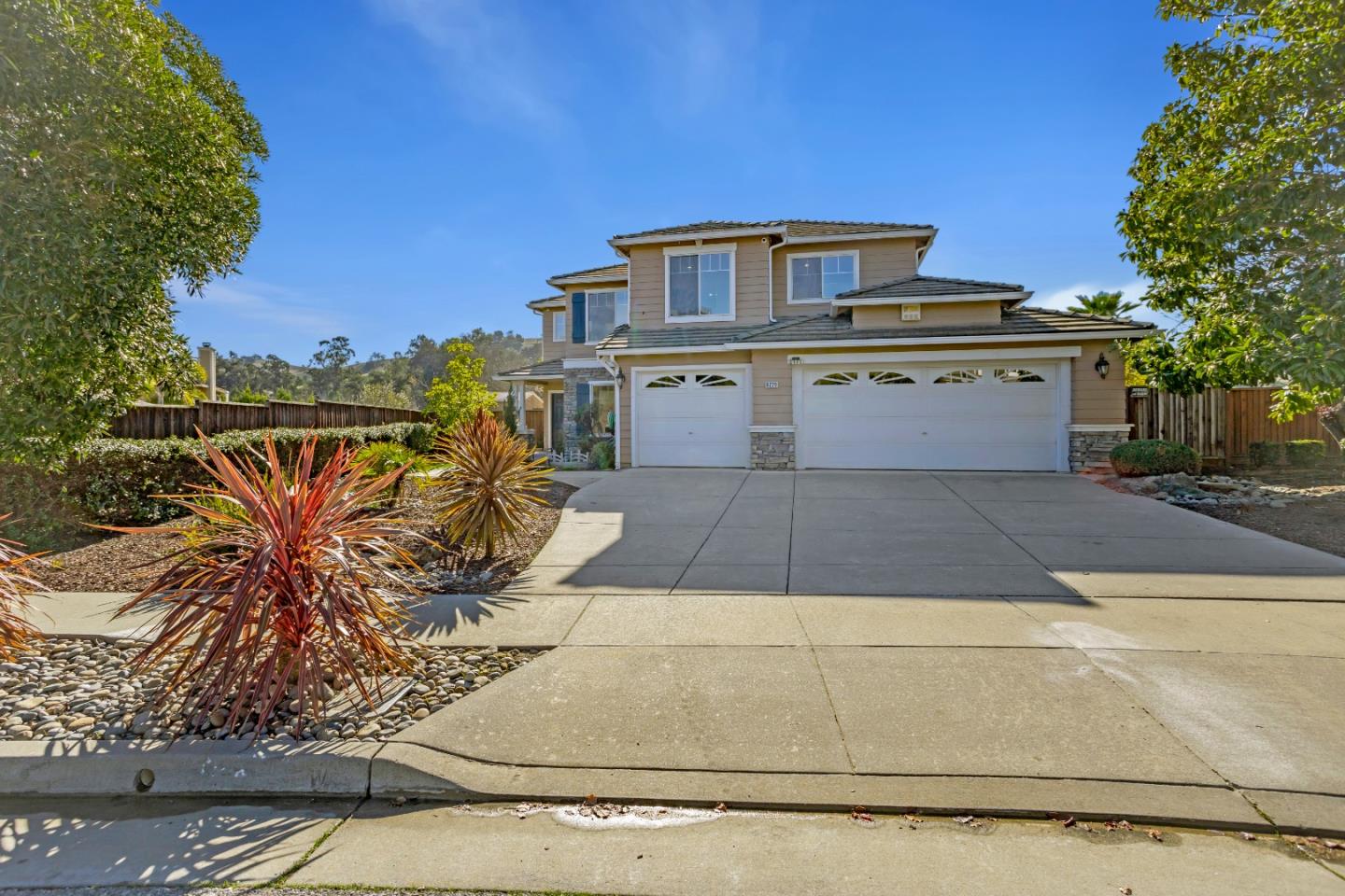 Detail Gallery Image 4 of 67 For 6229 Dovetail Ct, San Jose,  CA 95135 - 4 Beds | 3 Baths