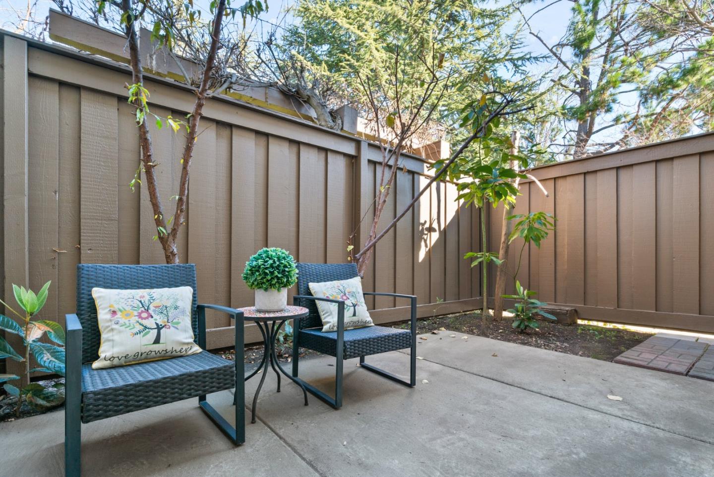 Detail Gallery Image 25 of 31 For 5918 Manorwood Ct, San Jose,  CA 95129 - 3 Beds | 2/1 Baths