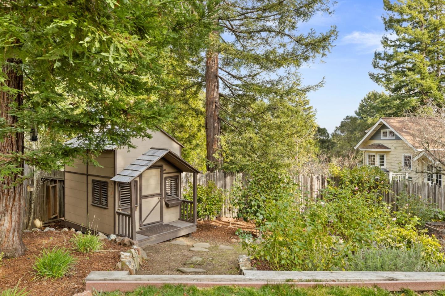 Detail Gallery Image 25 of 27 For 16 Tynan Way, Portola Valley,  CA 94028 - 3 Beds | 2 Baths