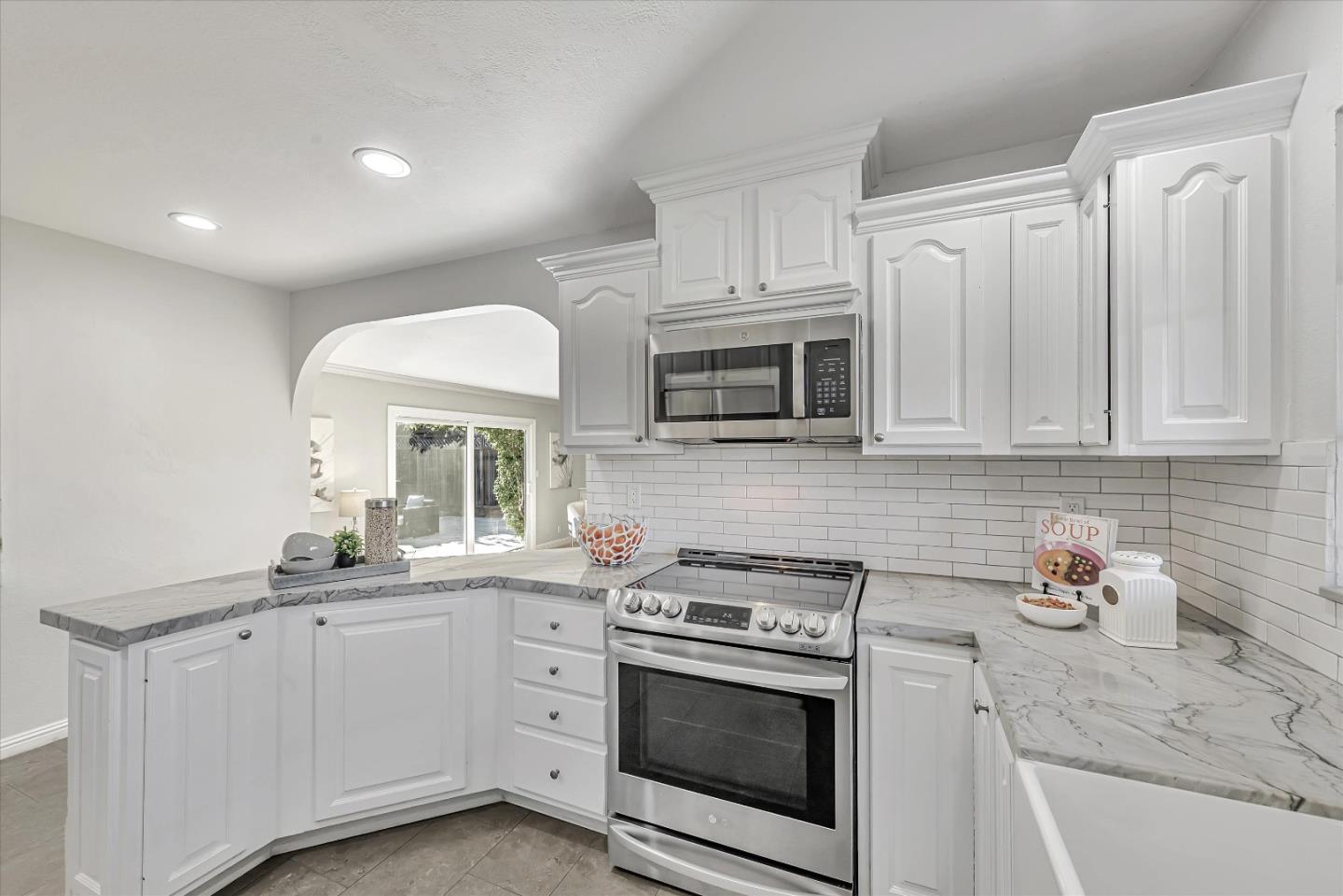 Detail Gallery Image 7 of 25 For 4402 Hilton Ave, San Jose,  CA 95130 - 3 Beds | 2 Baths