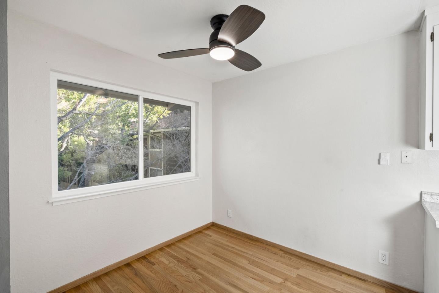 Detail Gallery Image 10 of 32 For 420 Alberto Way #51,  Los Gatos,  CA 95032 - 2 Beds | 2/1 Baths