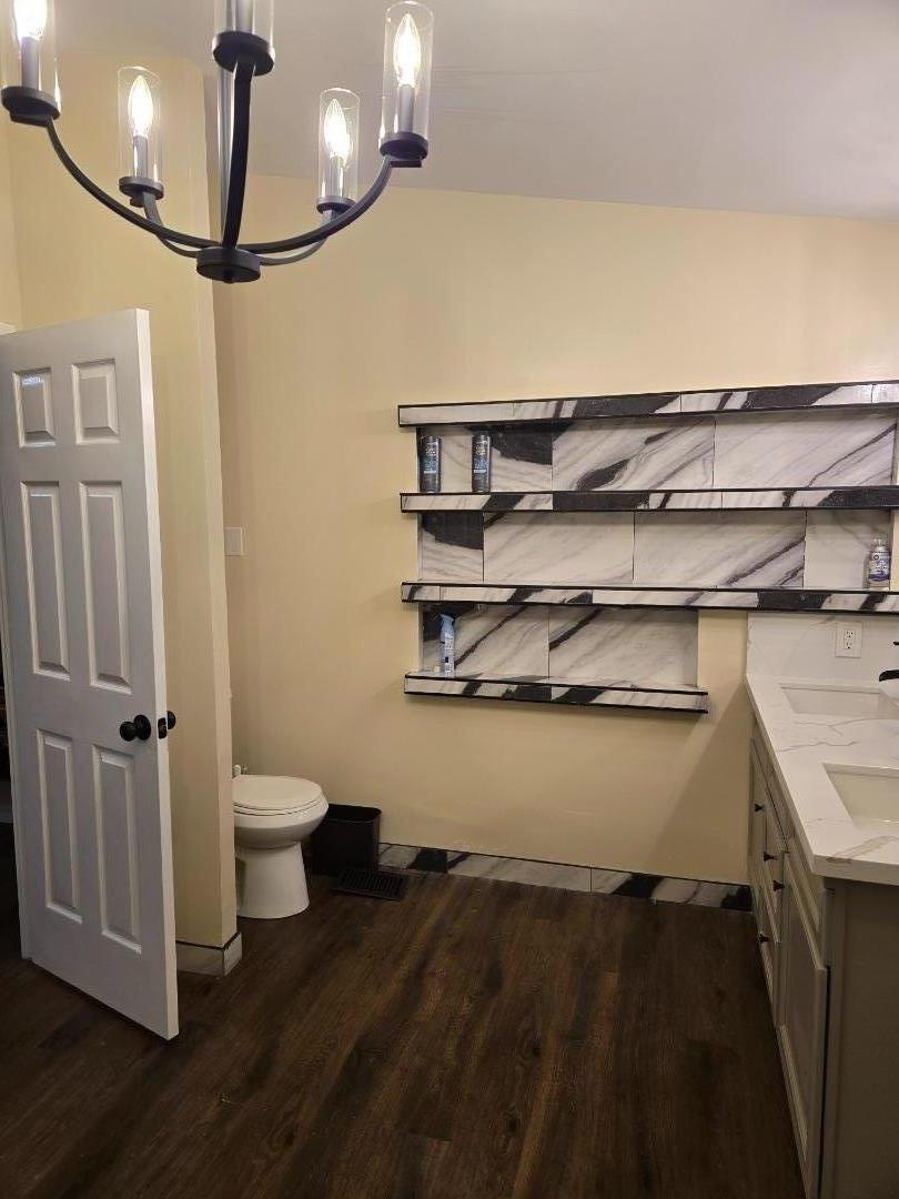 Detail Gallery Image 4 of 8 For 20 Russell Rd #40,  Salinas,  CA 93906 - 4 Beds | 2 Baths