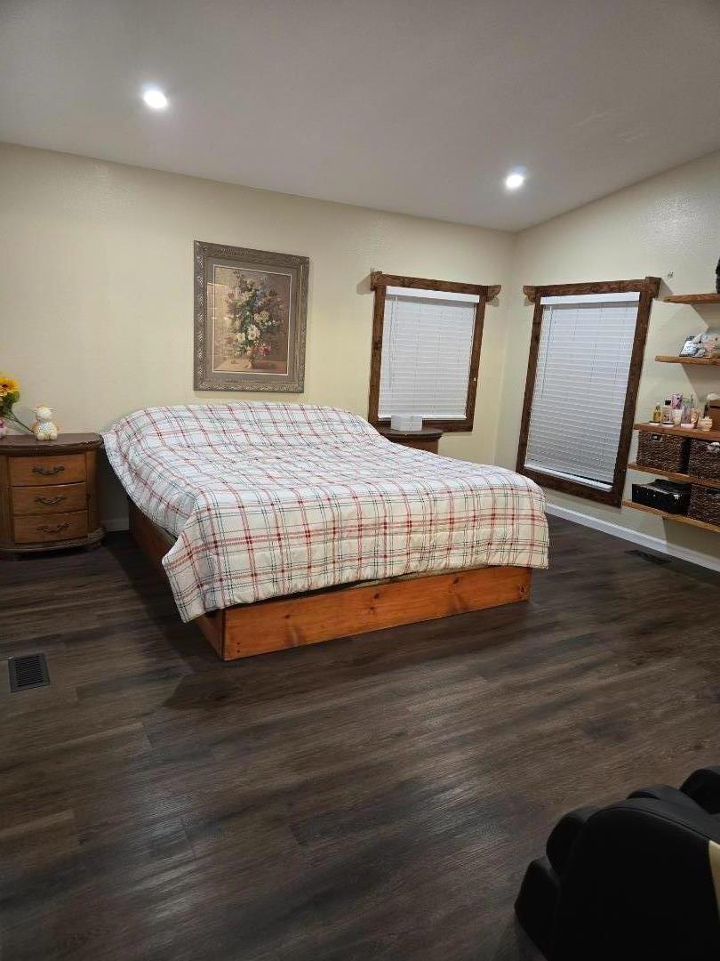 Detail Gallery Image 5 of 8 For 20 Russell Rd #40,  Salinas,  CA 93906 - 4 Beds | 2 Baths
