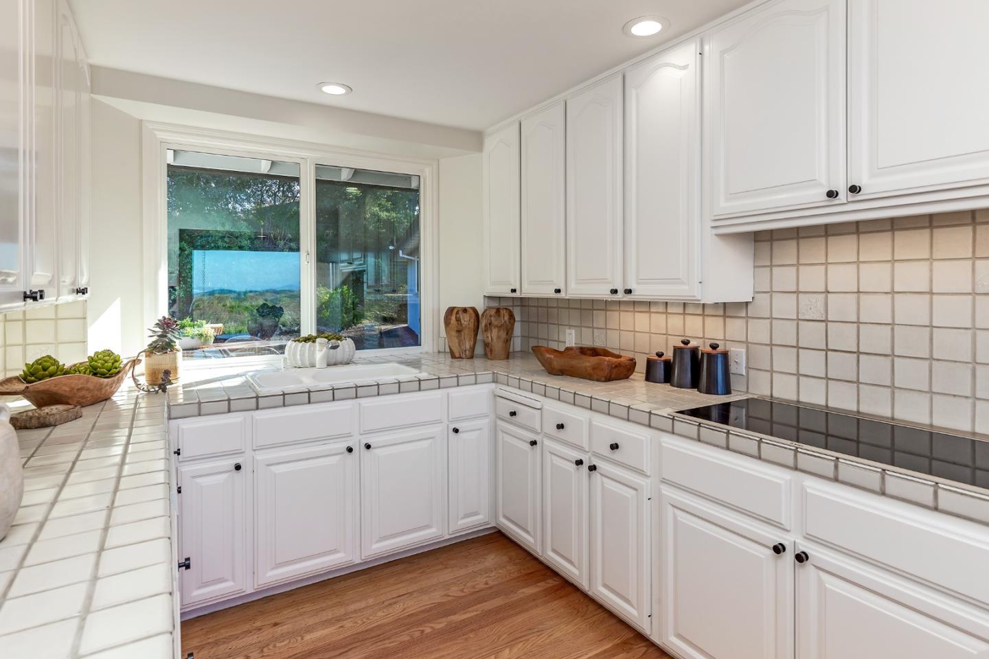 Detail Gallery Image 11 of 22 For 600 Westridge Dr, Portola Valley,  CA 94028 - 4 Beds | 4 Baths