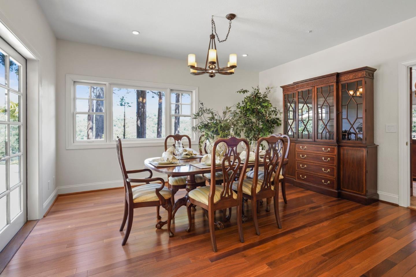 Detail Gallery Image 11 of 102 For 20420 Idylwild Rd, Los Gatos,  CA 95033 - 5 Beds | 5/2 Baths