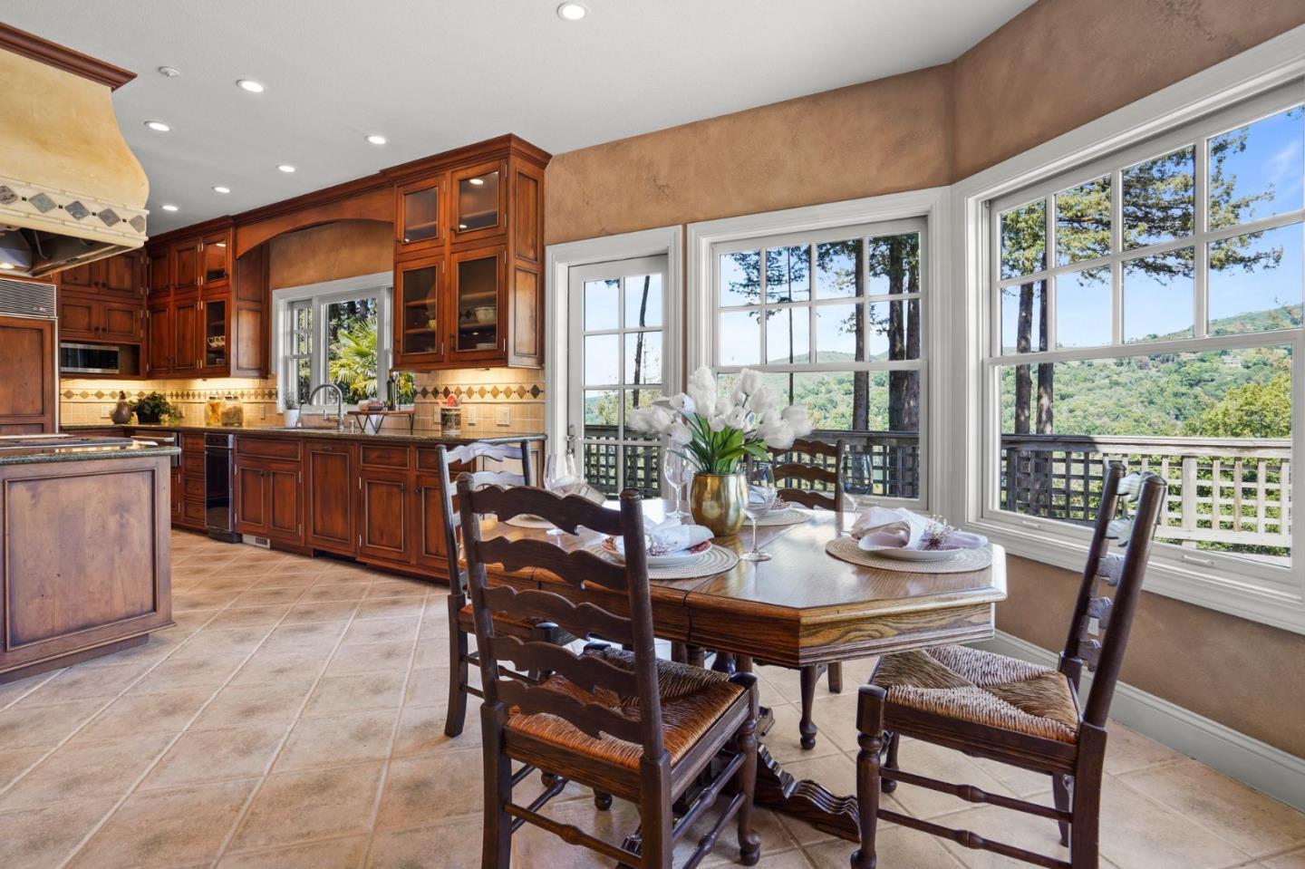 Detail Gallery Image 18 of 102 For 20420 Idylwild Rd, Los Gatos,  CA 95033 - 5 Beds | 5/2 Baths