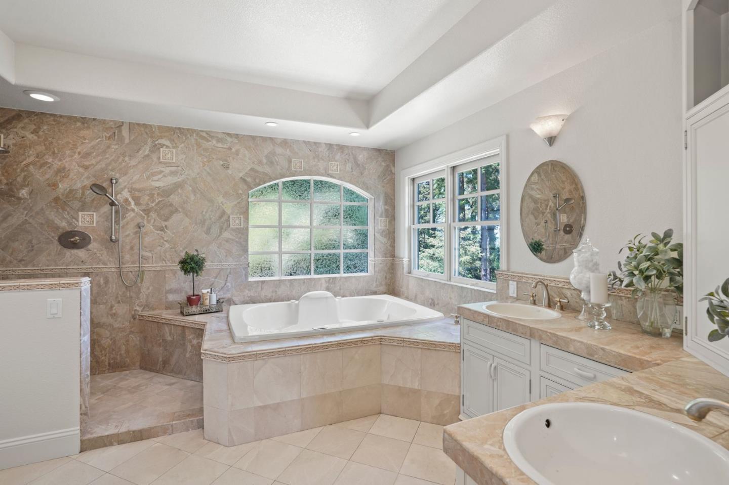 Detail Gallery Image 27 of 102 For 20420 Idylwild Rd, Los Gatos,  CA 95033 - 5 Beds | 5/2 Baths