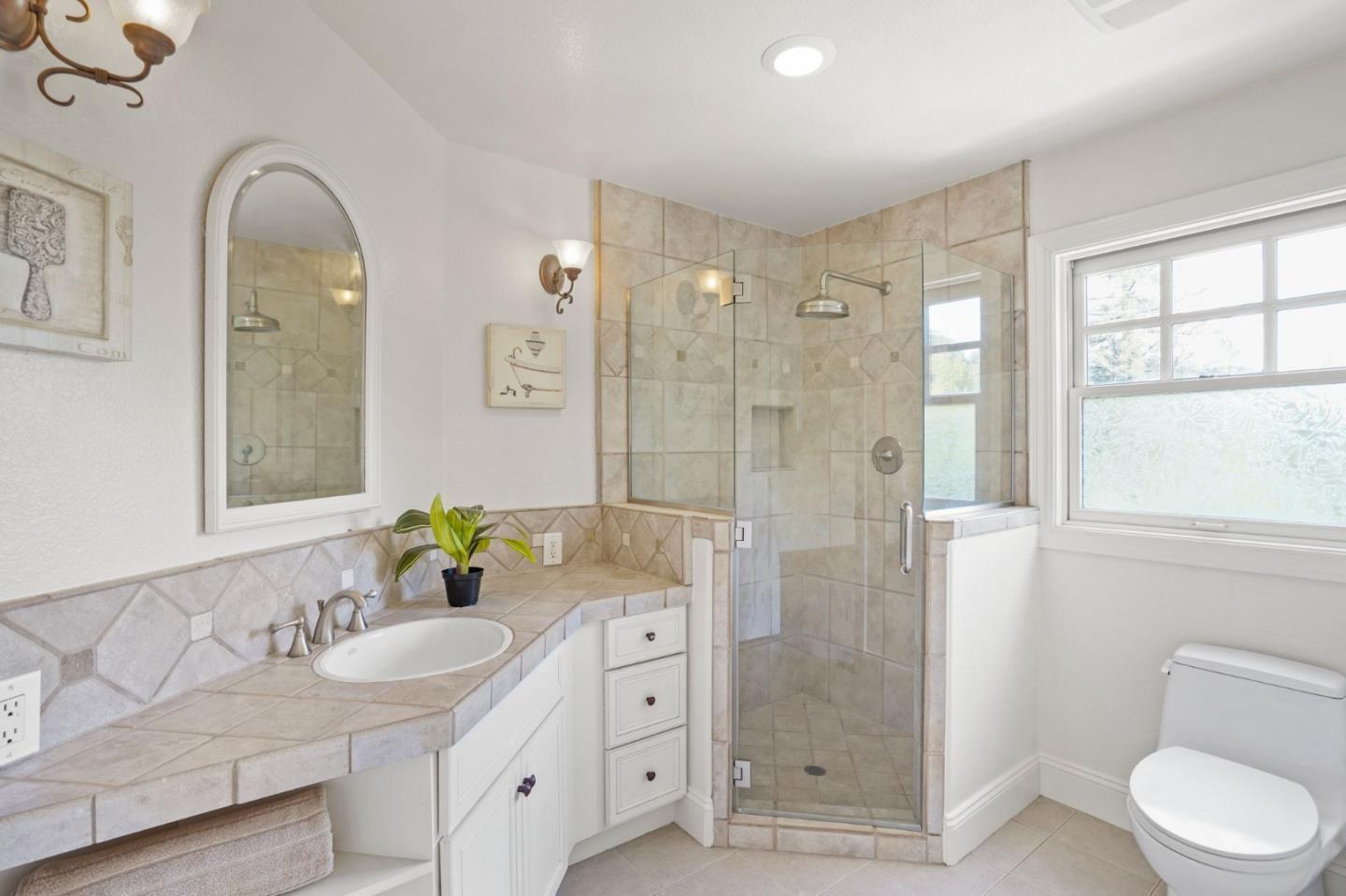 Detail Gallery Image 33 of 102 For 20420 Idylwild Rd, Los Gatos,  CA 95033 - 5 Beds | 5/2 Baths