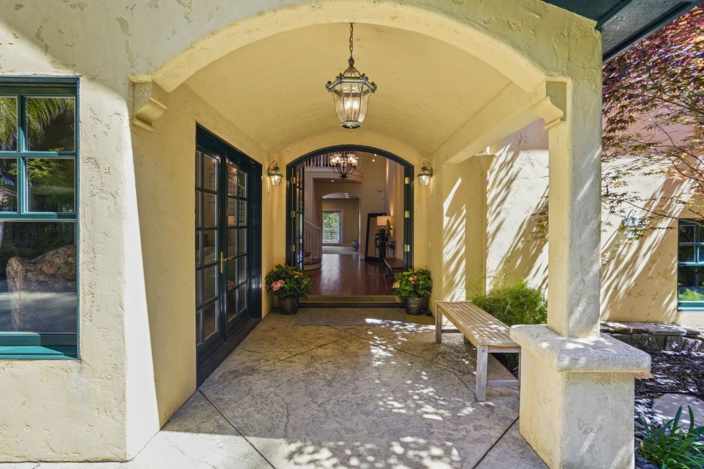 Detail Gallery Image 4 of 102 For 20420 Idylwild Rd, Los Gatos,  CA 95033 - 5 Beds | 5/2 Baths