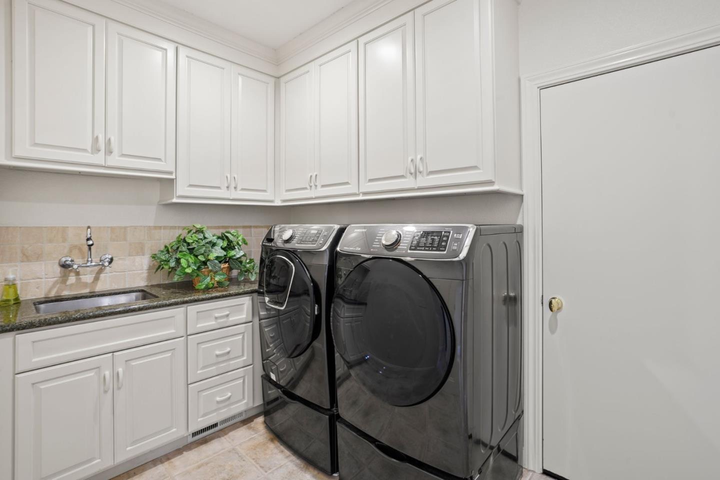 Detail Gallery Image 43 of 102 For 20420 Idylwild Rd, Los Gatos,  CA 95033 - 5 Beds | 5/2 Baths