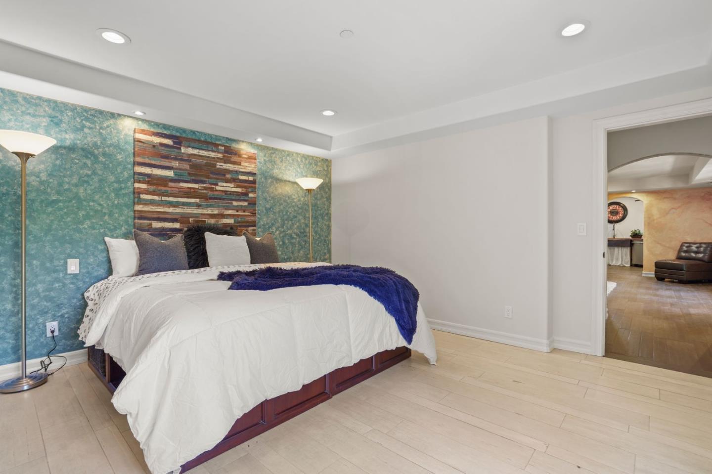 Detail Gallery Image 69 of 102 For 20420 Idylwild Rd, Los Gatos,  CA 95033 - 5 Beds | 5/2 Baths