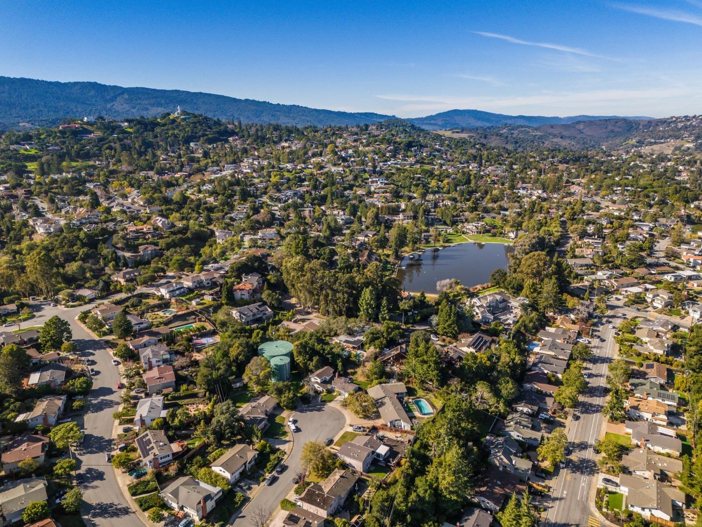 Detail Gallery Image 61 of 71 For 660 Cambridge Rd, Redwood City,  CA 94061 - 4 Beds | 3 Baths