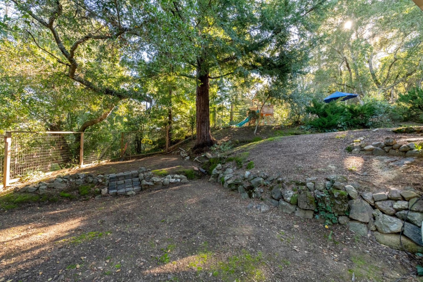 Detail Gallery Image 34 of 44 For 1 Hayfields Rd, Portola Valley,  CA 94028 - 4 Beds | 2 Baths