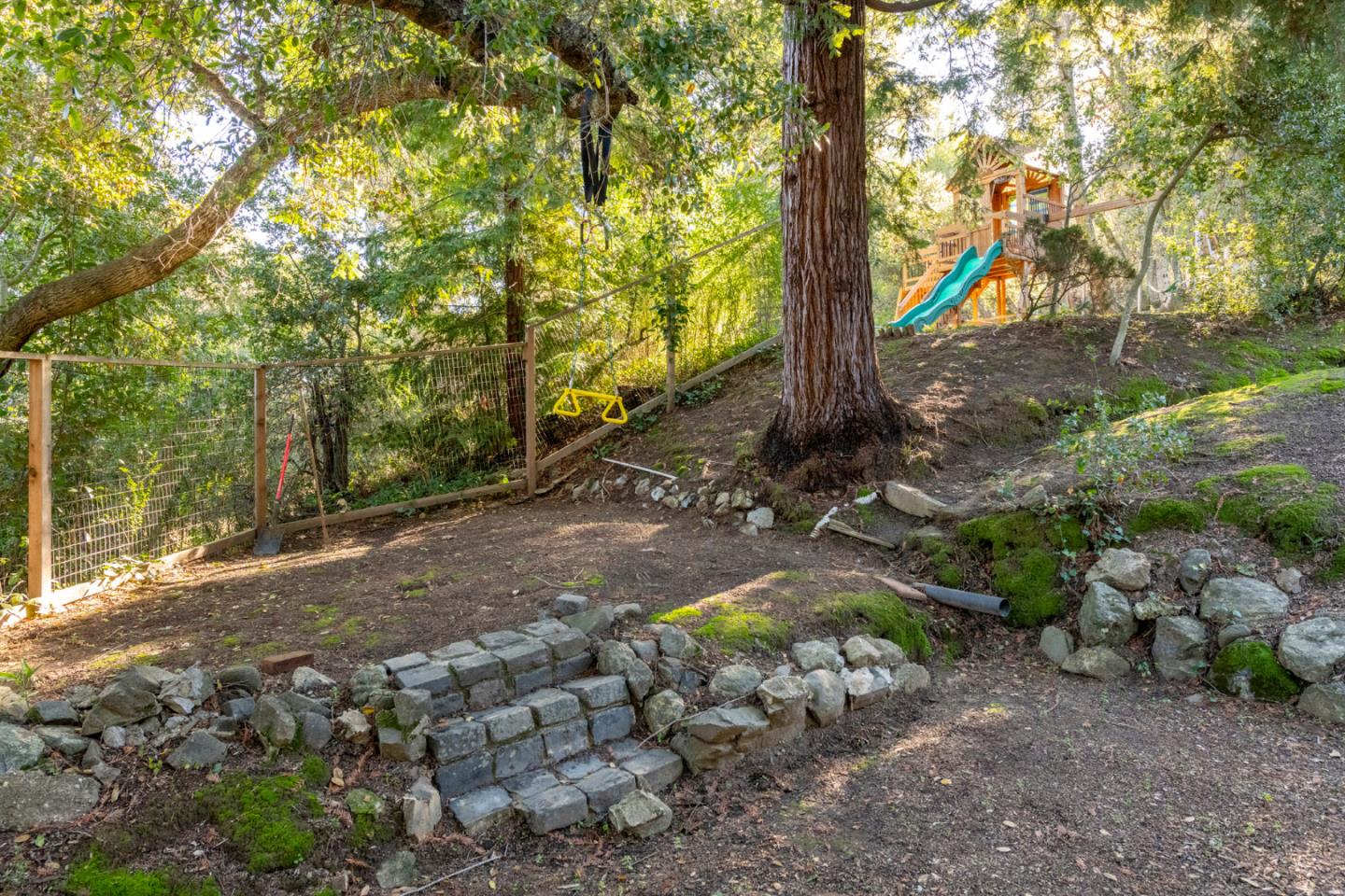 Detail Gallery Image 35 of 44 For 1 Hayfields Rd, Portola Valley,  CA 94028 - 4 Beds | 2 Baths