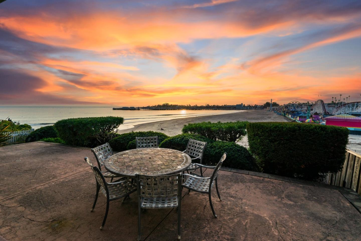 Detail Gallery Image 1 of 56 For 1148 E Cliff Dr #B,  Santa Cruz,  CA 95062 - 3 Beds | 2 Baths