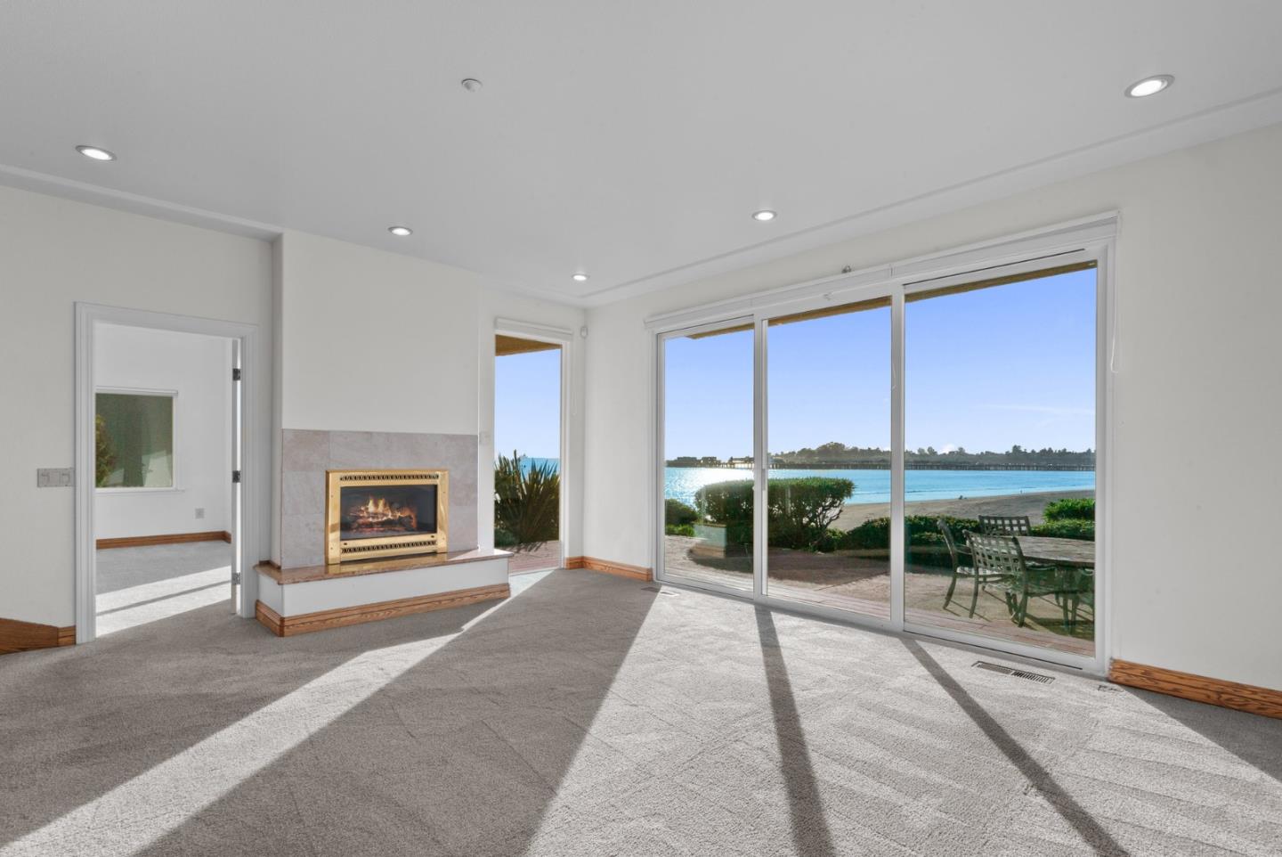 Detail Gallery Image 10 of 56 For 1148 E Cliff Dr #B,  Santa Cruz,  CA 95062 - 3 Beds | 2 Baths