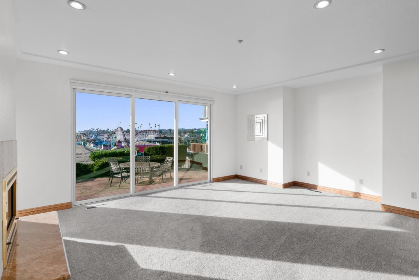 Detail Gallery Image 11 of 56 For 1148 E Cliff Dr #B,  Santa Cruz,  CA 95062 - 3 Beds | 2 Baths