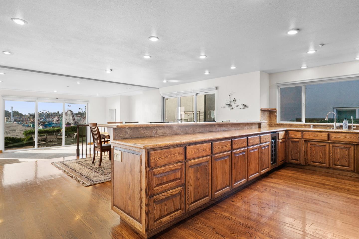 Detail Gallery Image 21 of 56 For 1148 E Cliff Dr #B,  Santa Cruz,  CA 95062 - 3 Beds | 2 Baths