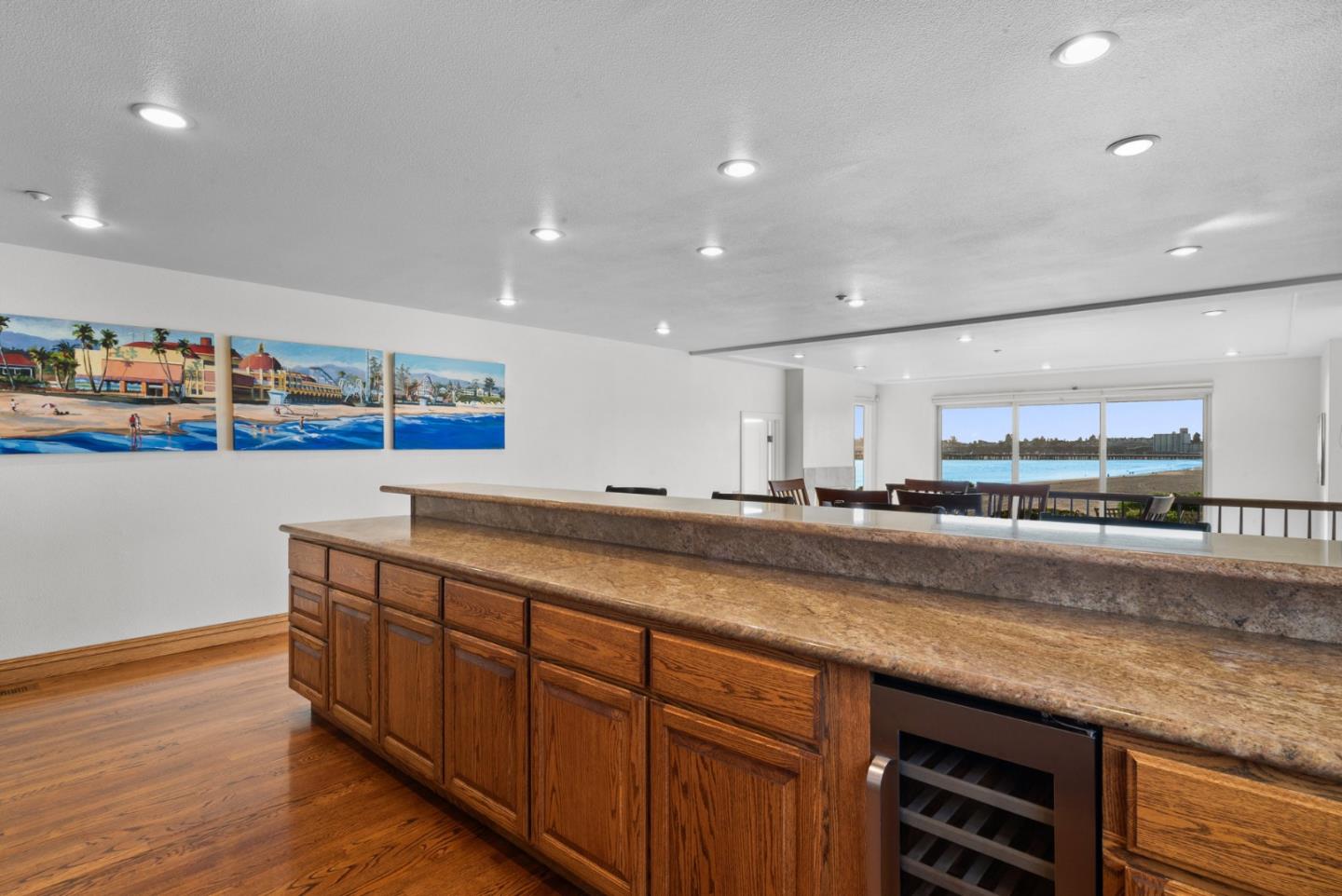 Detail Gallery Image 26 of 56 For 1148 E Cliff Dr #B,  Santa Cruz,  CA 95062 - 3 Beds | 2 Baths