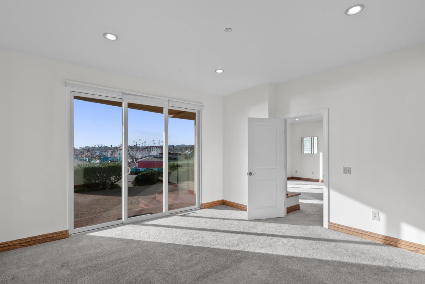 Detail Gallery Image 32 of 56 For 1148 E Cliff Dr #B,  Santa Cruz,  CA 95062 - 3 Beds | 2 Baths
