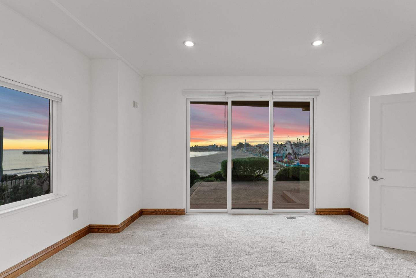 Detail Gallery Image 33 of 56 For 1148 E Cliff Dr #B,  Santa Cruz,  CA 95062 - 3 Beds | 2 Baths
