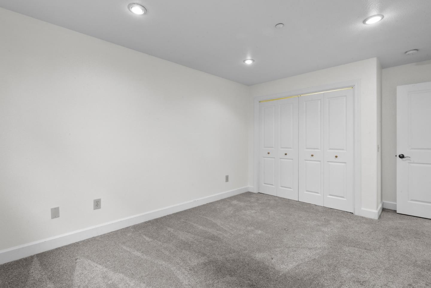 Detail Gallery Image 40 of 56 For 1148 E Cliff Dr #B,  Santa Cruz,  CA 95062 - 3 Beds | 2 Baths