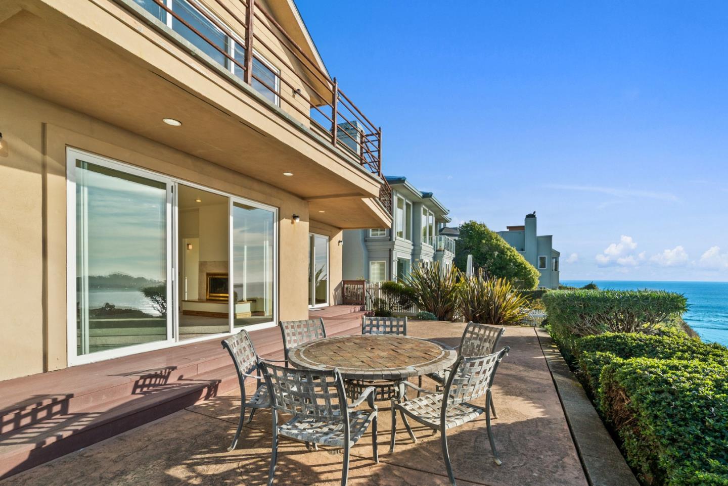 Detail Gallery Image 5 of 56 For 1148 E Cliff Dr #B,  Santa Cruz,  CA 95062 - 3 Beds | 2 Baths