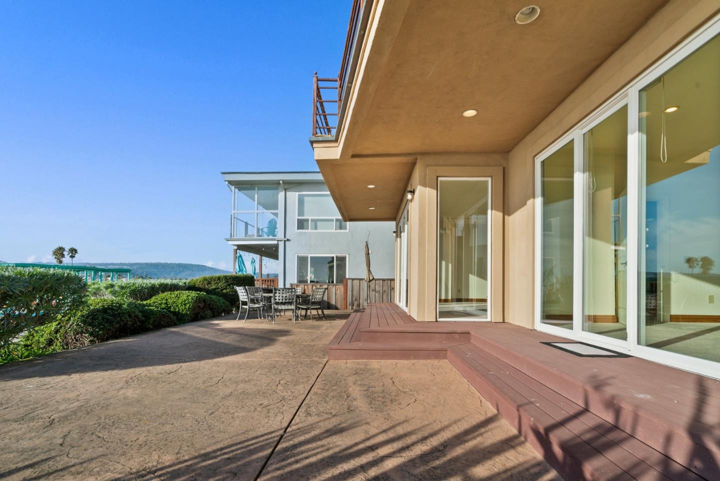 Detail Gallery Image 6 of 56 For 1148 E Cliff Dr #B,  Santa Cruz,  CA 95062 - 3 Beds | 2 Baths