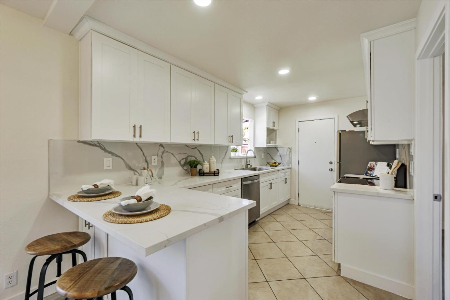 655 Chester Dr, Pittsburg, CA 94565 photo 8
