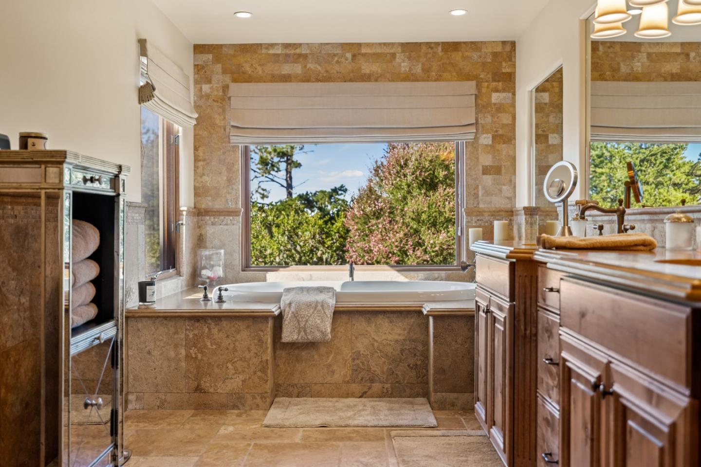 Detail Gallery Image 28 of 37 For 3116 Bird Rock Rd, Pebble Beach,  CA 93953 - 4 Beds | 3/1 Baths