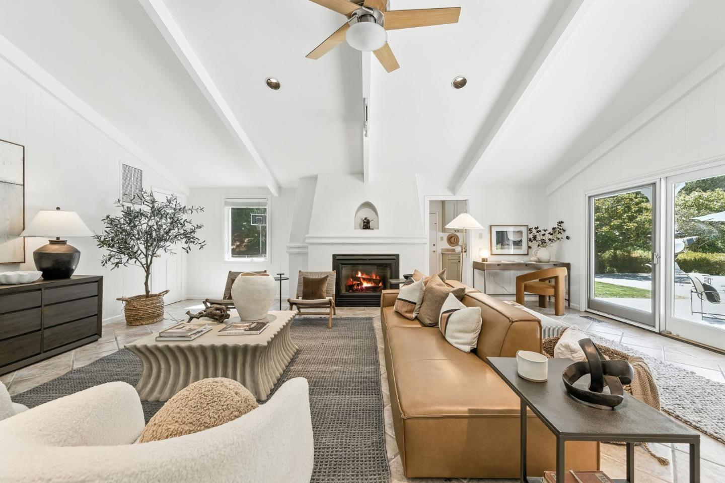 Detail Gallery Image 13 of 58 For 2530 Skyfarm Dr, Hillsborough,  CA 94010 - 4 Beds | 4 Baths
