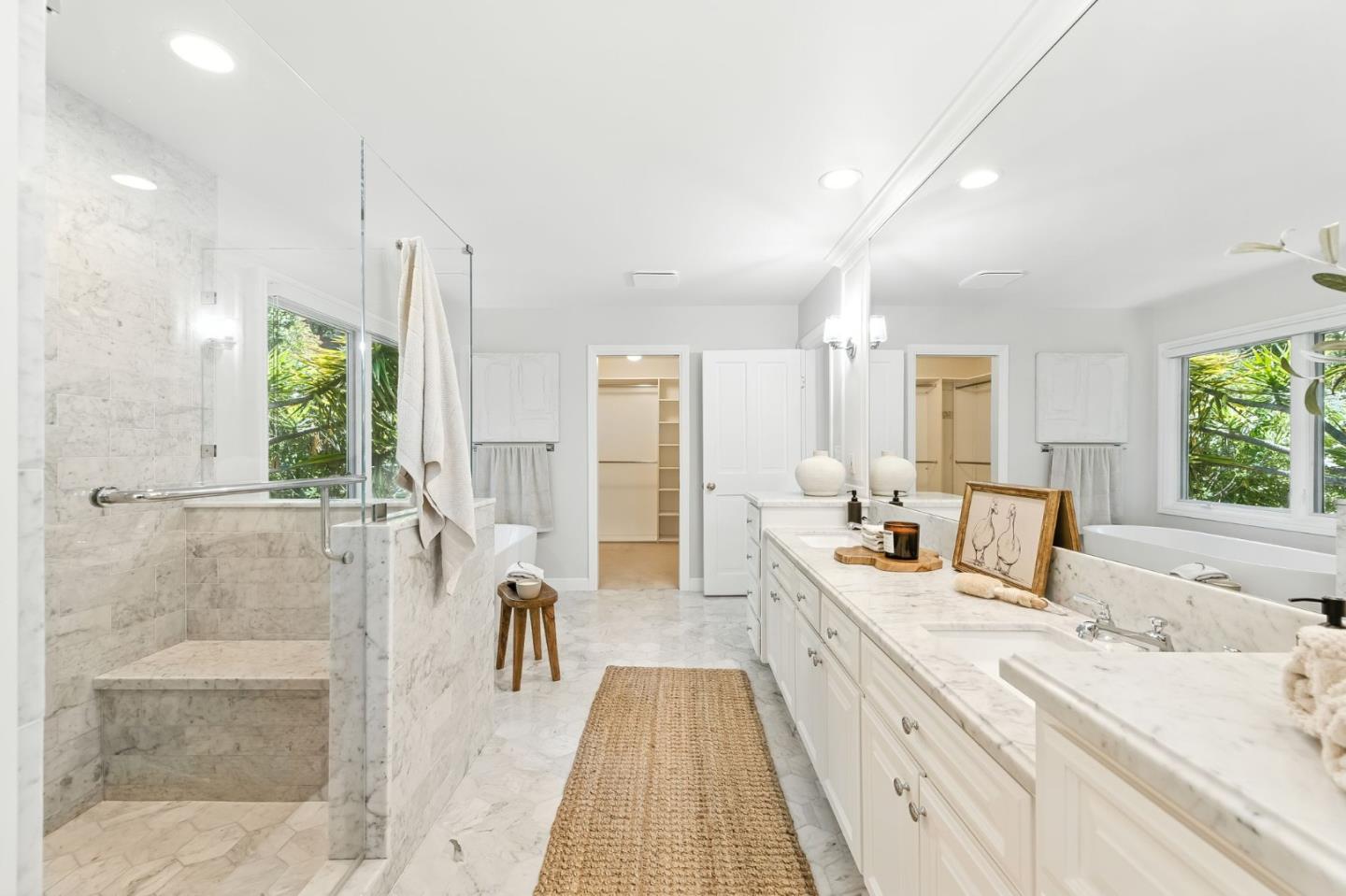 Detail Gallery Image 17 of 58 For 2530 Skyfarm Dr, Hillsborough,  CA 94010 - 4 Beds | 4 Baths