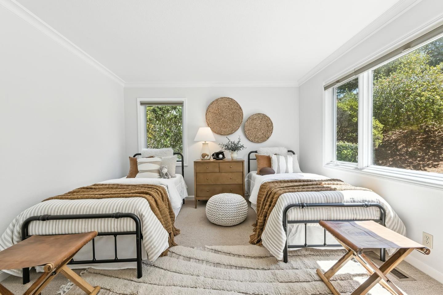 Detail Gallery Image 20 of 58 For 2530 Skyfarm Dr, Hillsborough,  CA 94010 - 4 Beds | 4 Baths