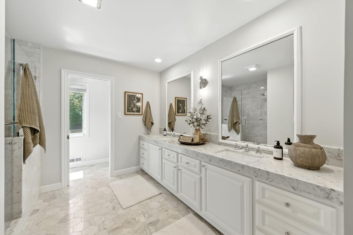 Detail Gallery Image 23 of 58 For 2530 Skyfarm Dr, Hillsborough,  CA 94010 - 4 Beds | 4 Baths