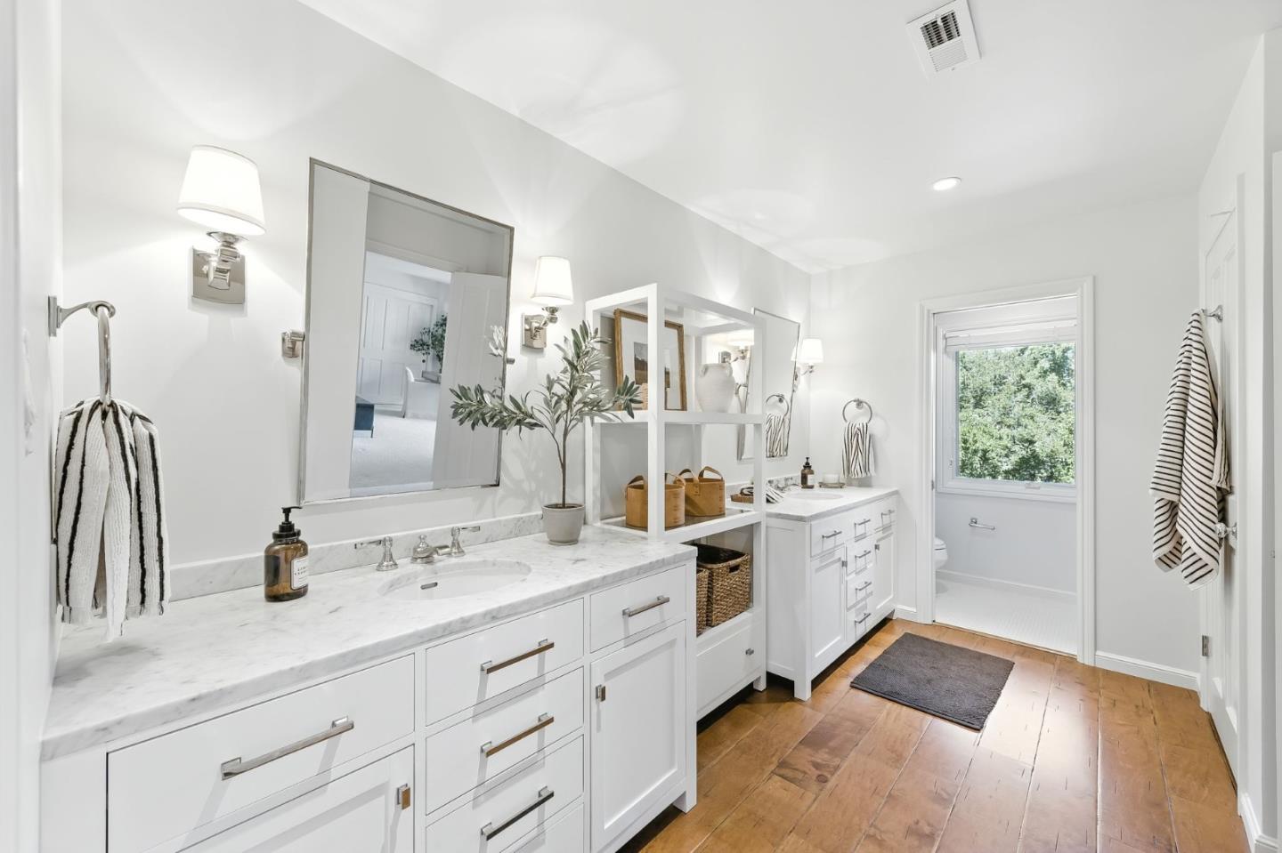 Detail Gallery Image 34 of 58 For 2530 Skyfarm Dr, Hillsborough,  CA 94010 - 4 Beds | 4 Baths