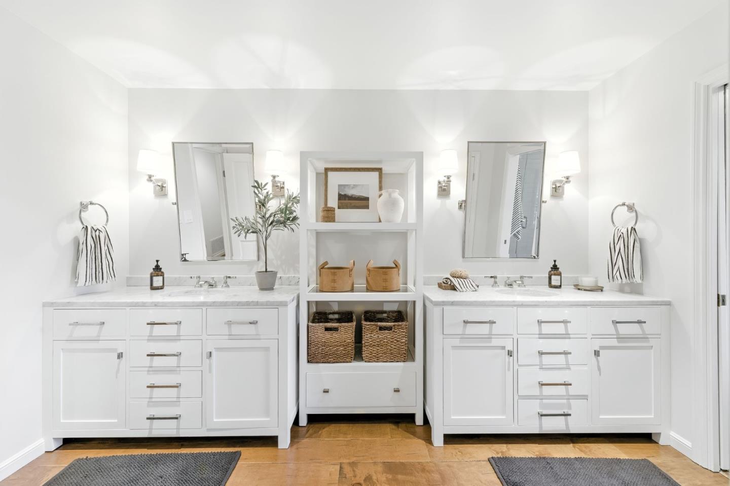 Detail Gallery Image 35 of 58 For 2530 Skyfarm Dr, Hillsborough,  CA 94010 - 4 Beds | 4 Baths