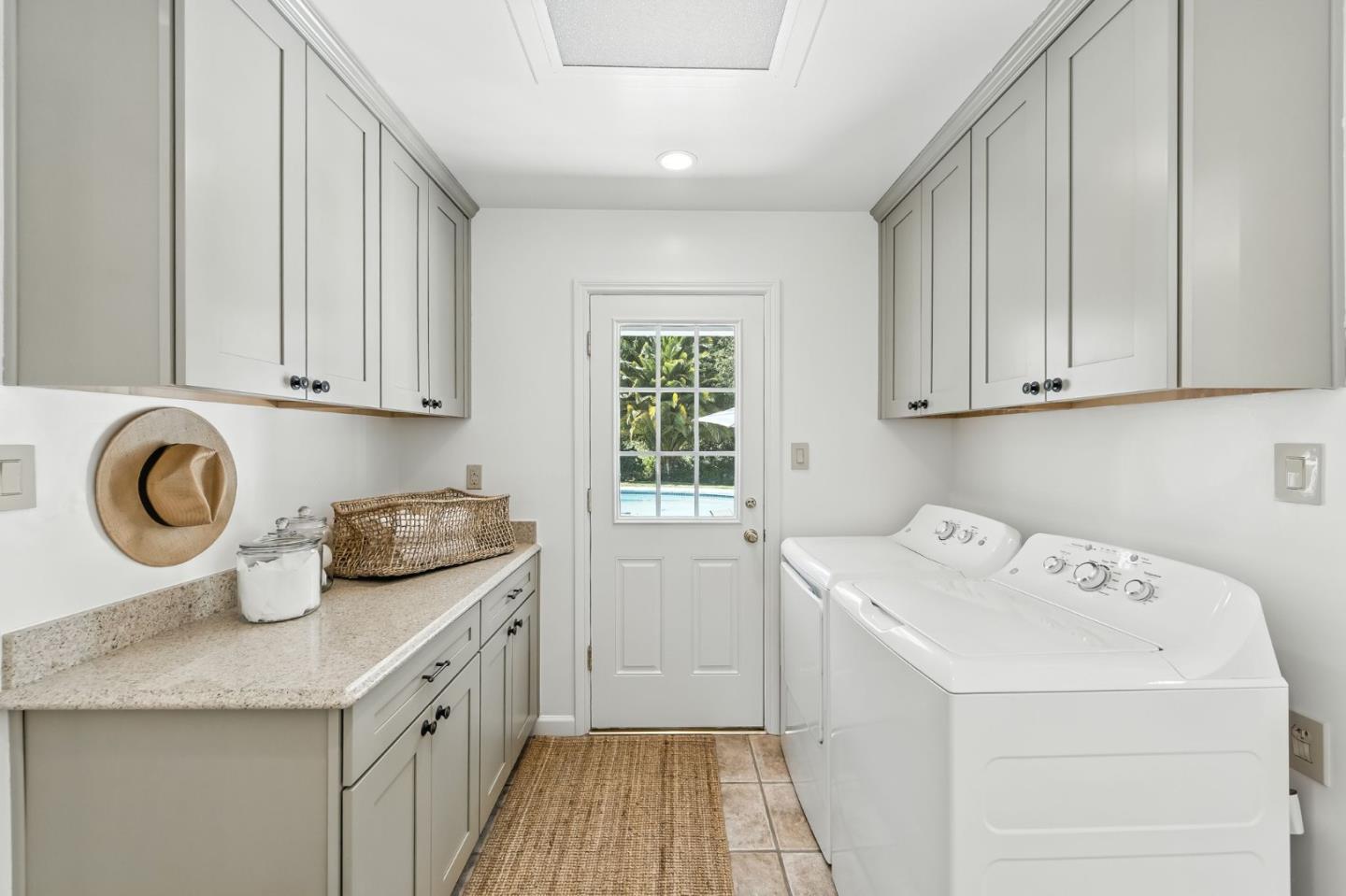 Detail Gallery Image 38 of 58 For 2530 Skyfarm Dr, Hillsborough,  CA 94010 - 4 Beds | 4 Baths