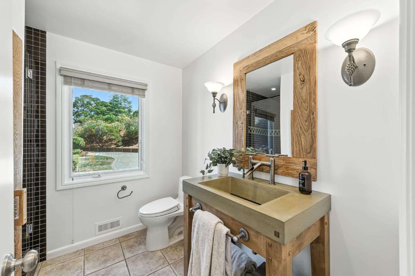 Detail Gallery Image 39 of 58 For 2530 Skyfarm Dr, Hillsborough,  CA 94010 - 4 Beds | 4 Baths