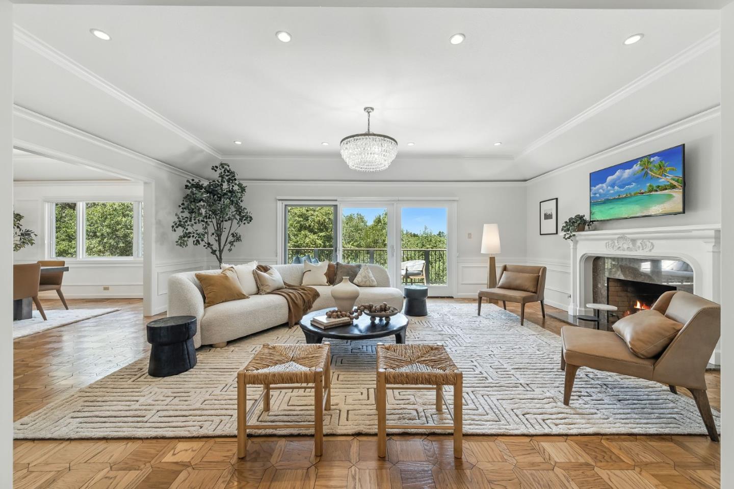 Detail Gallery Image 5 of 58 For 2530 Skyfarm Dr, Hillsborough,  CA 94010 - 4 Beds | 4 Baths