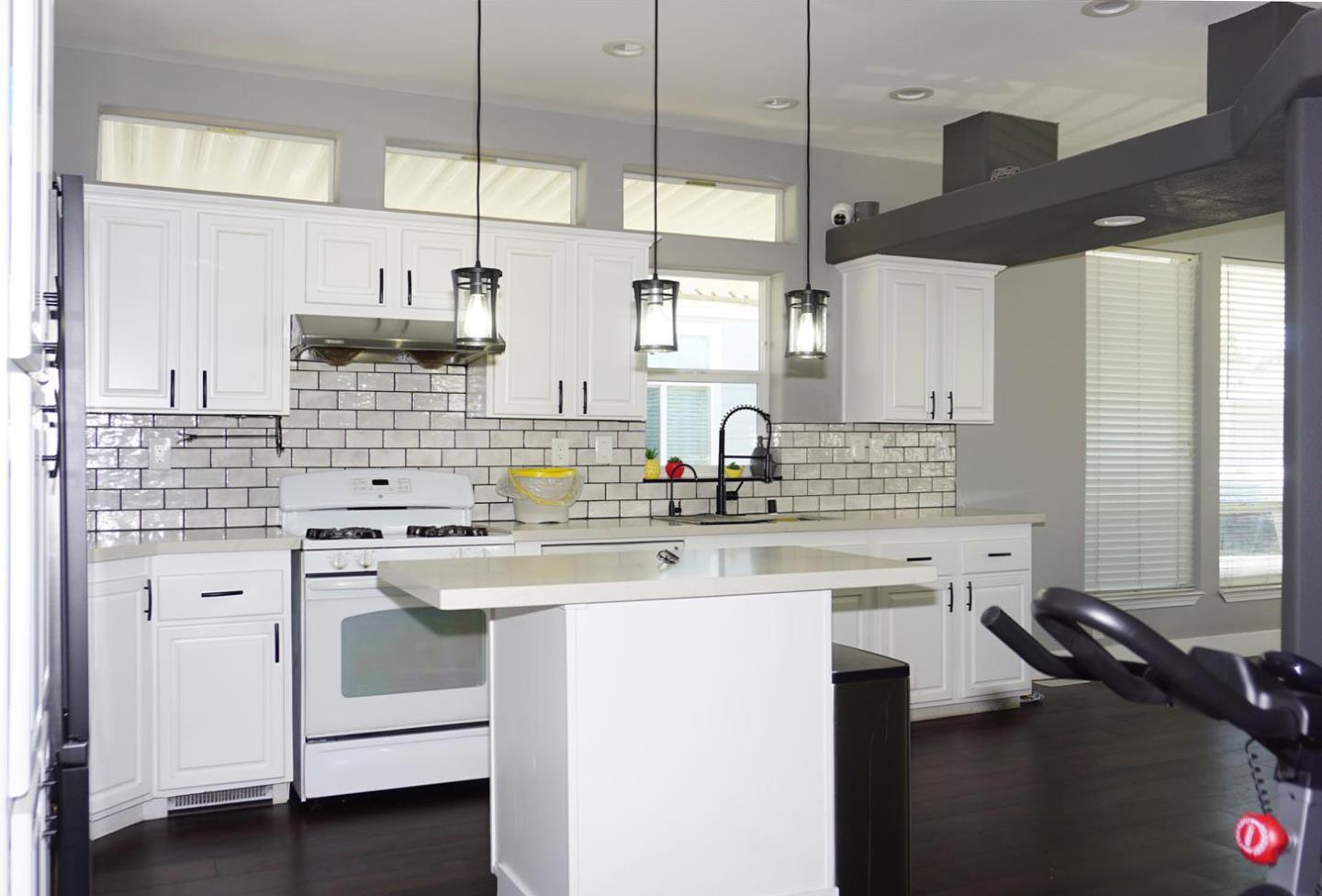 Detail Gallery Image 7 of 29 For 1225 Vienna Dr #450,  Sunnyvale,  CA 94089 - 3 Beds | 2 Baths