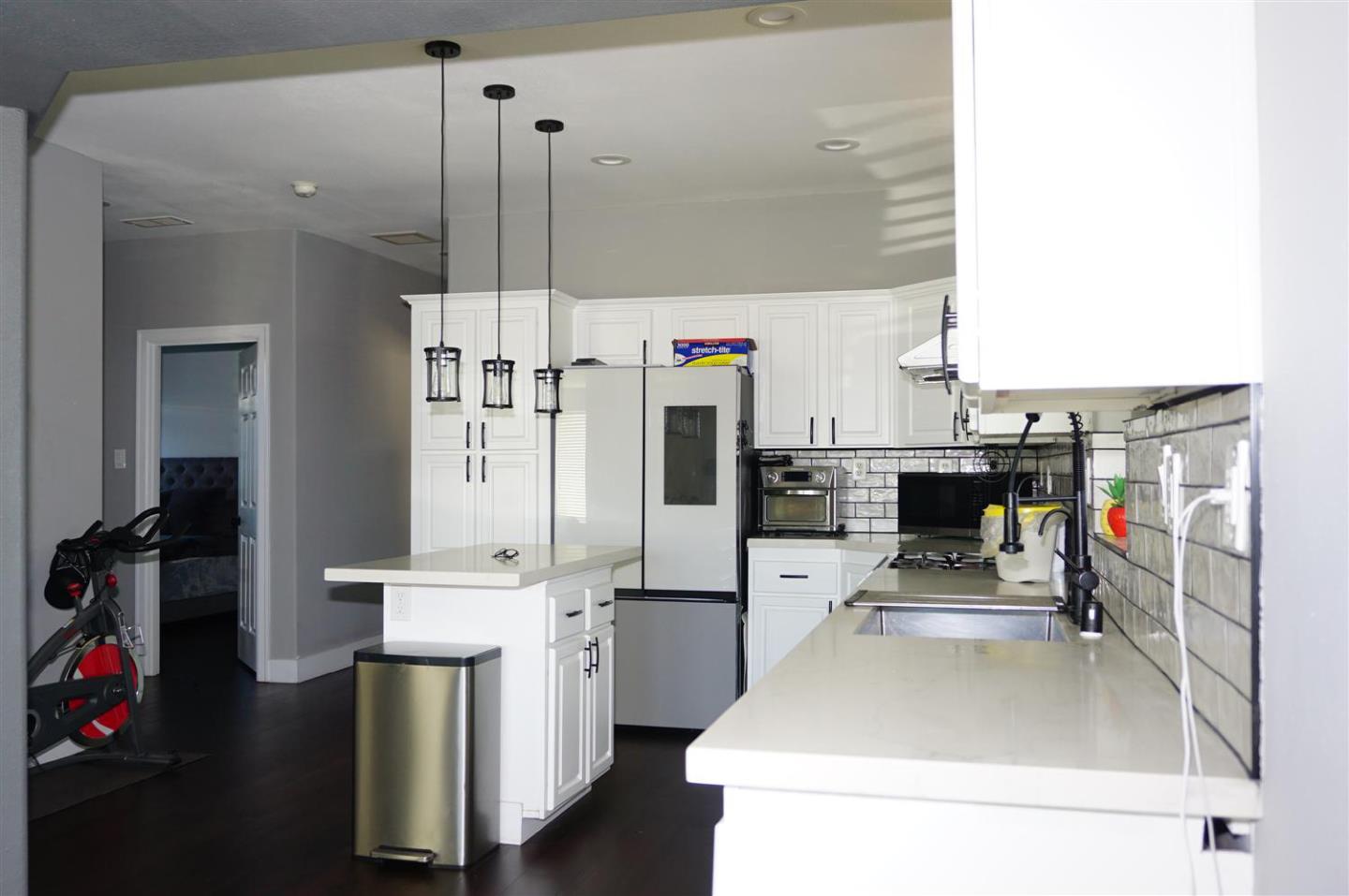 Detail Gallery Image 8 of 29 For 1225 Vienna Dr #450,  Sunnyvale,  CA 94089 - 3 Beds | 2 Baths