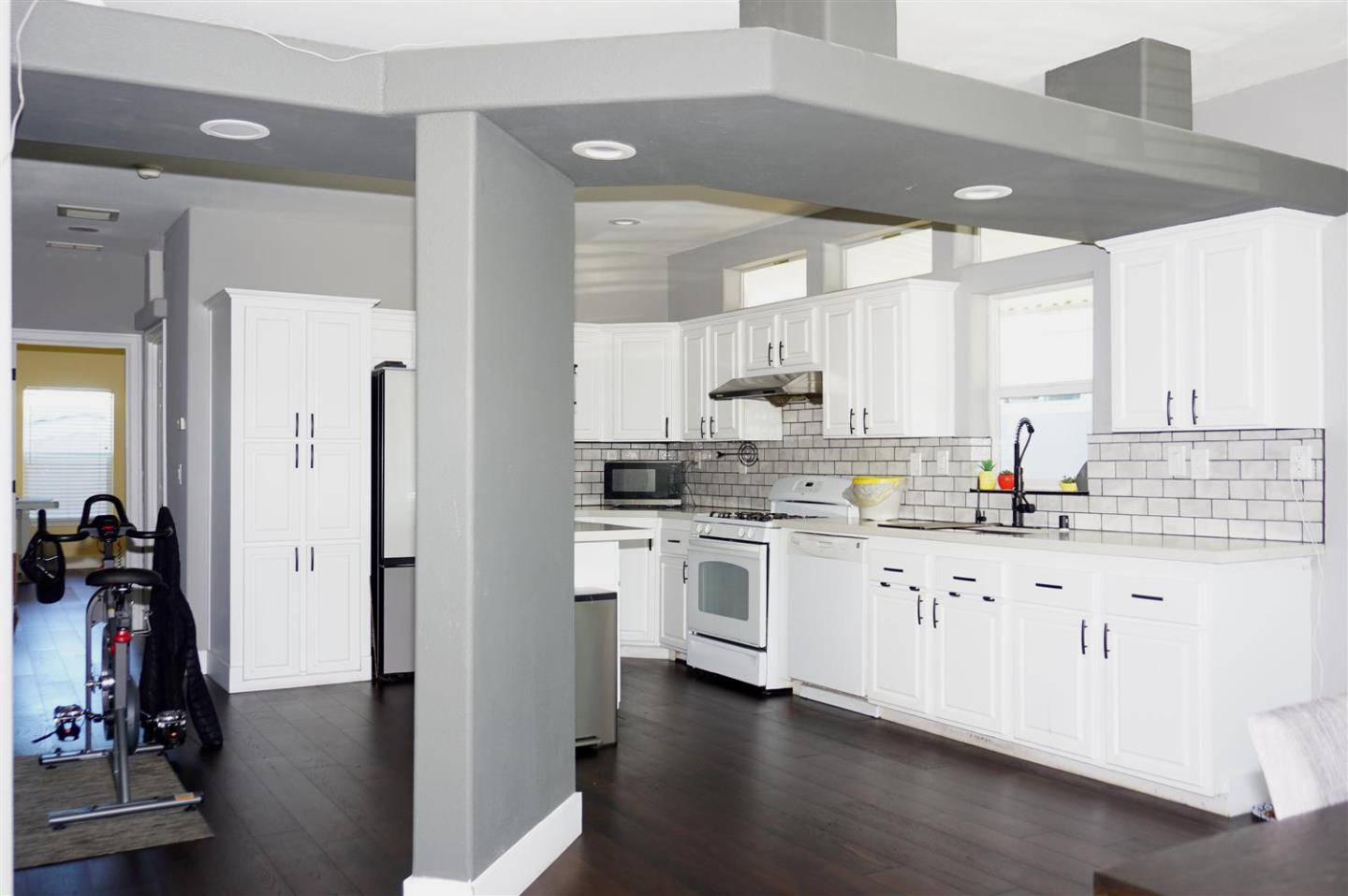 Detail Gallery Image 9 of 29 For 1225 Vienna Dr #450,  Sunnyvale,  CA 94089 - 3 Beds | 2 Baths