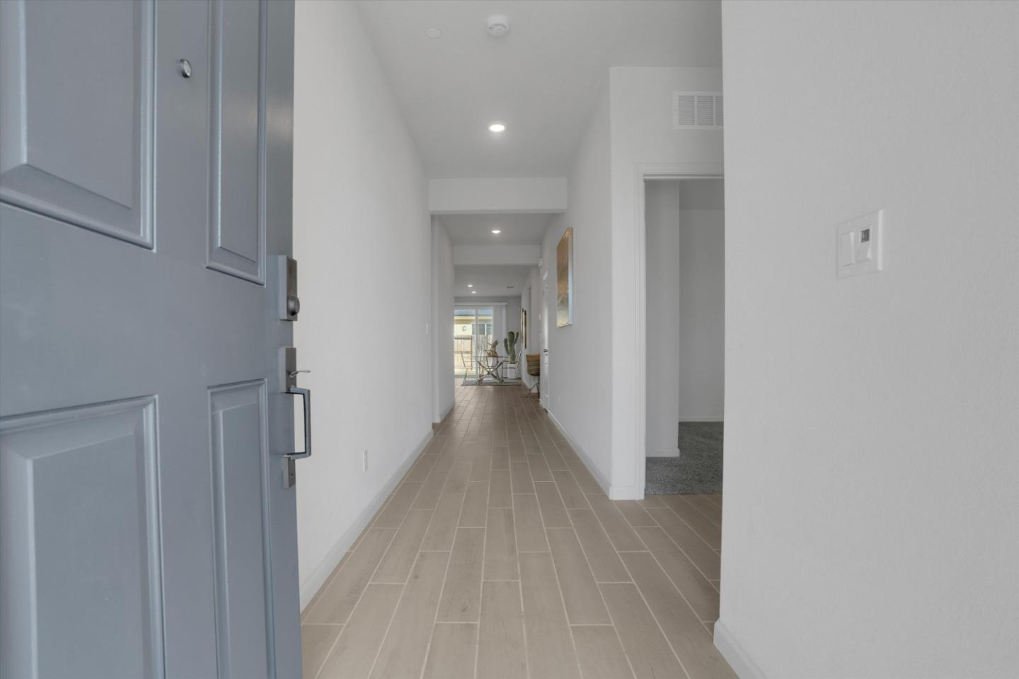 Detail Gallery Image 2 of 29 For 2911 Buckley Ct, Manteca,  CA 95337 - 4 Beds | 2 Baths