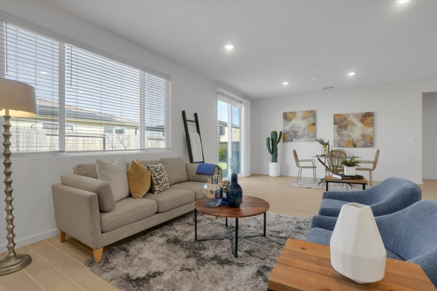 Detail Gallery Image 3 of 29 For 2911 Buckley Ct, Manteca,  CA 95337 - 4 Beds | 2 Baths