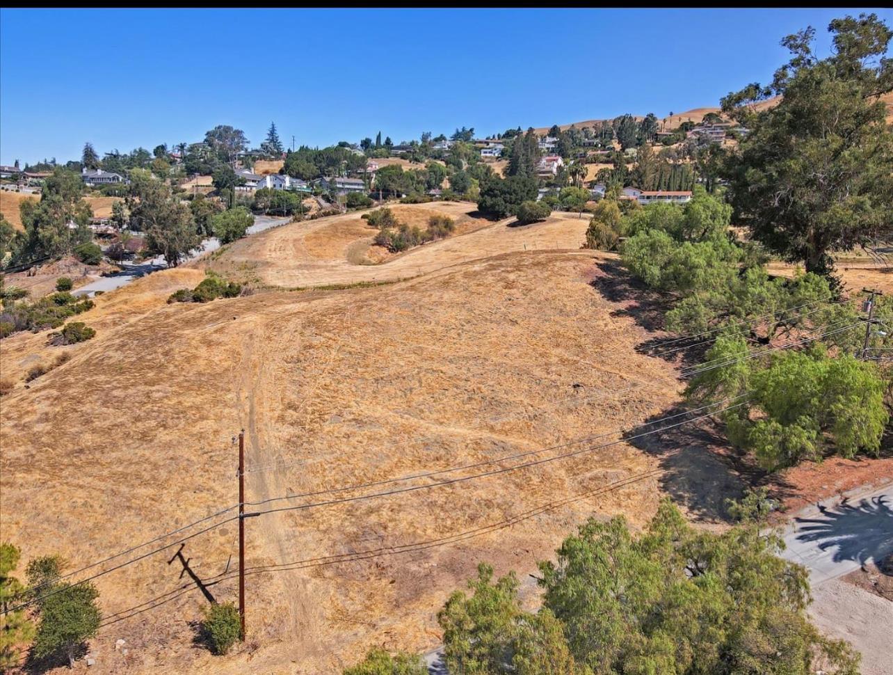 Detail Gallery Image 2 of 9 For 6 Claitor Way, San Jose,  CA 95132 - – Beds | – Baths