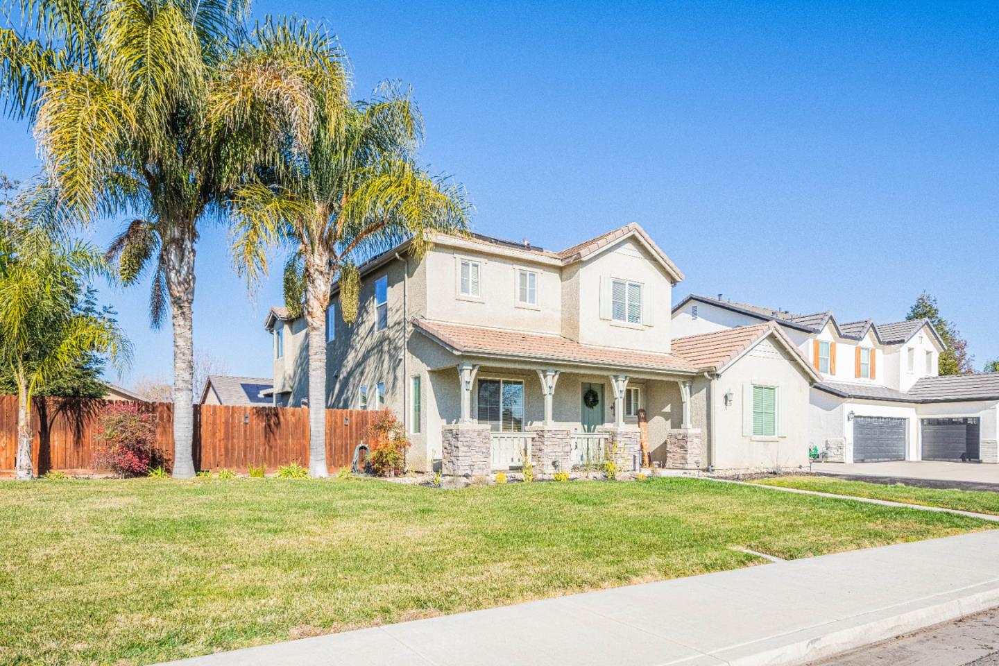 Detail Gallery Image 2 of 29 For 2010 George St, Dos Palos,  CA 93620 - 5 Beds | 2/1 Baths