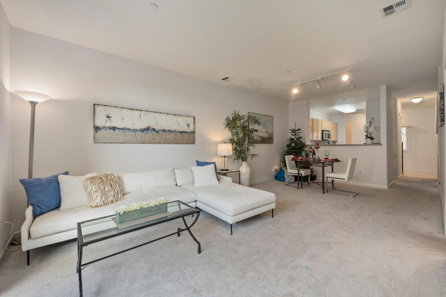 Detail Gallery Image 13 of 23 For 1399 S Winchester Blvd #206,  San Jose,  CA 95128 - 2 Beds | 2/1 Baths