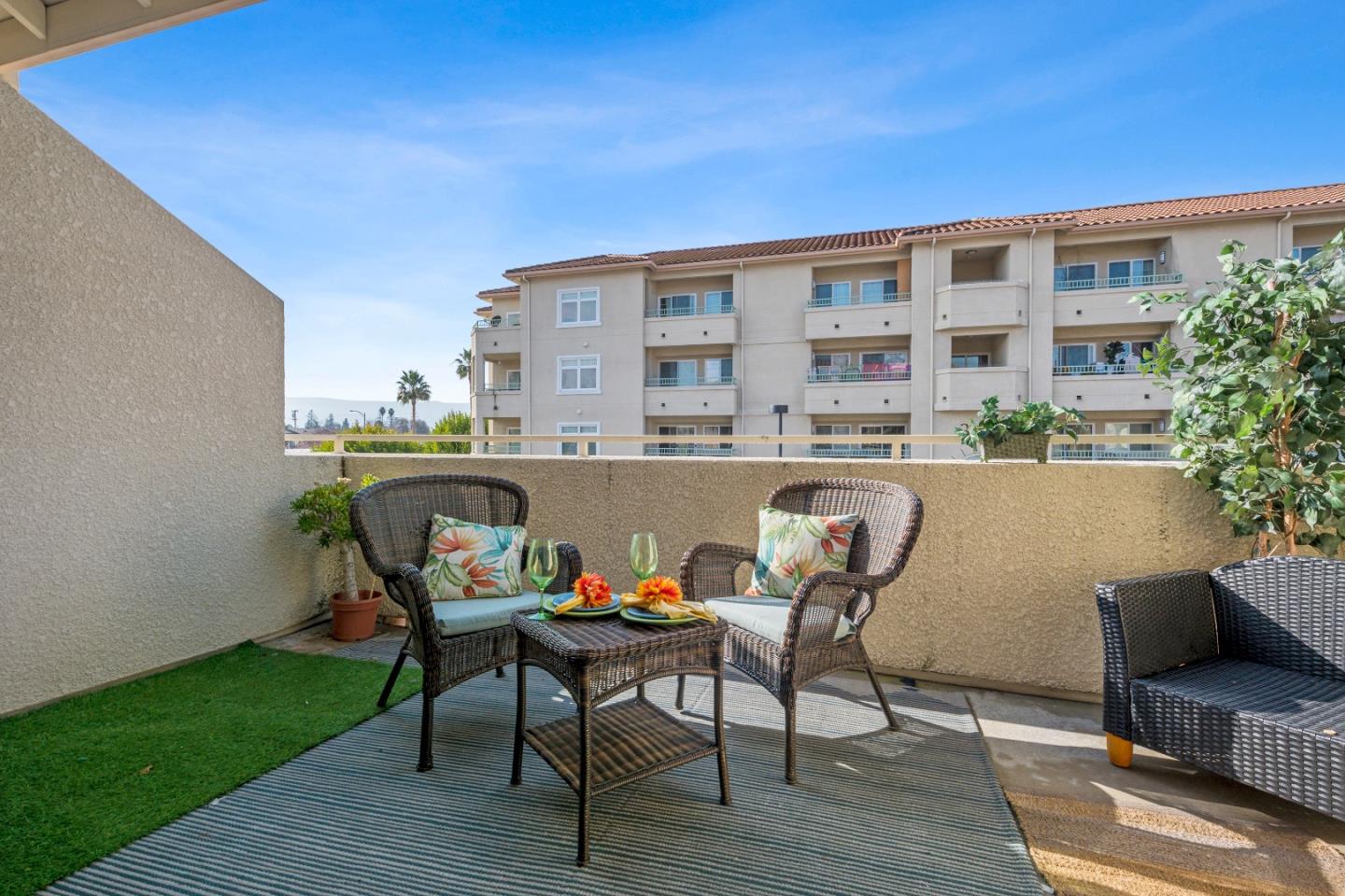 Detail Gallery Image 21 of 23 For 1399 S Winchester Blvd #206,  San Jose,  CA 95128 - 2 Beds | 2/1 Baths