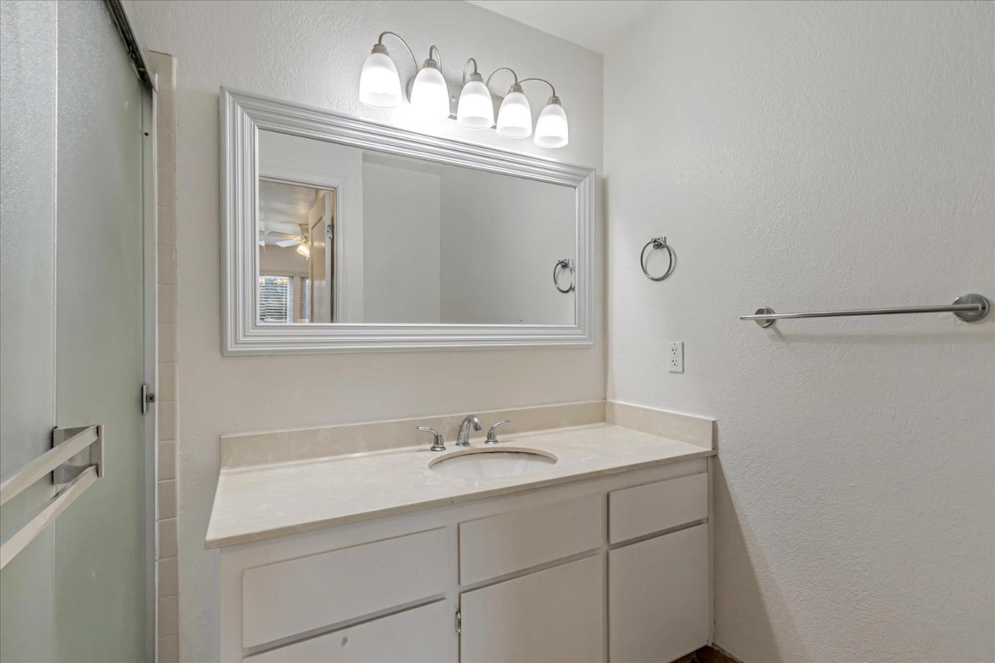 Detail Gallery Image 24 of 38 For 482 Coyote Creek Cir, San Jose,  CA 95116 - 2 Beds | 2 Baths