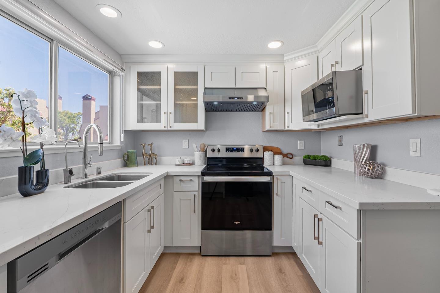 Detail Gallery Image 15 of 28 For 219 Commons Ln, Foster City,  CA 94404 - 2 Beds | 2 Baths